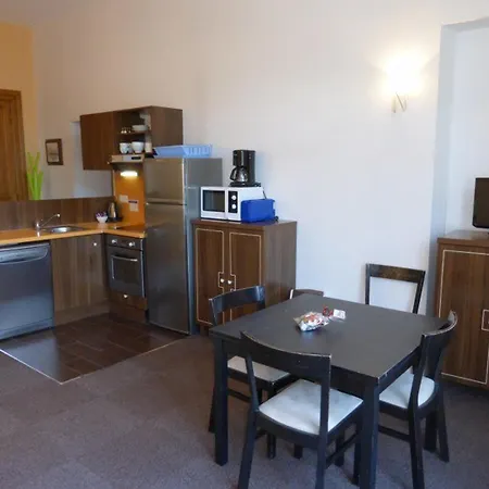 Apartment 3 Pieces Avec Terrasse Et Parking A - Fr-1-804-24 *