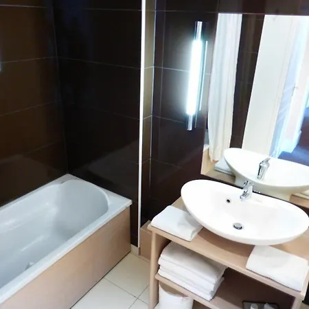 Apartamento De Standing Avec Terrasse Et Parking A - Fr-1-804-24 Jausiers